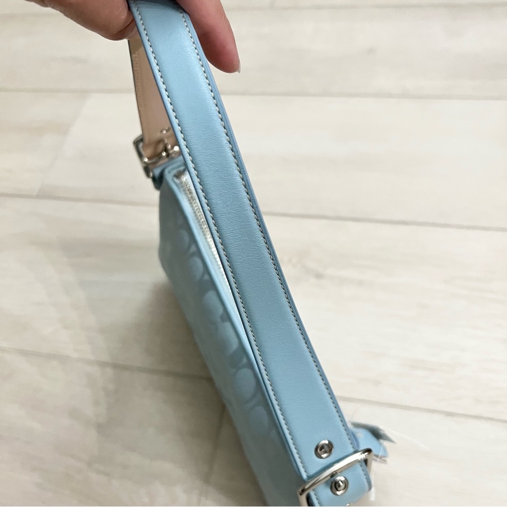 NEW WITH TAG Vintage Coach Hamptons Signature East West Demi Baguette Style 6371 - Picture 5 of 10